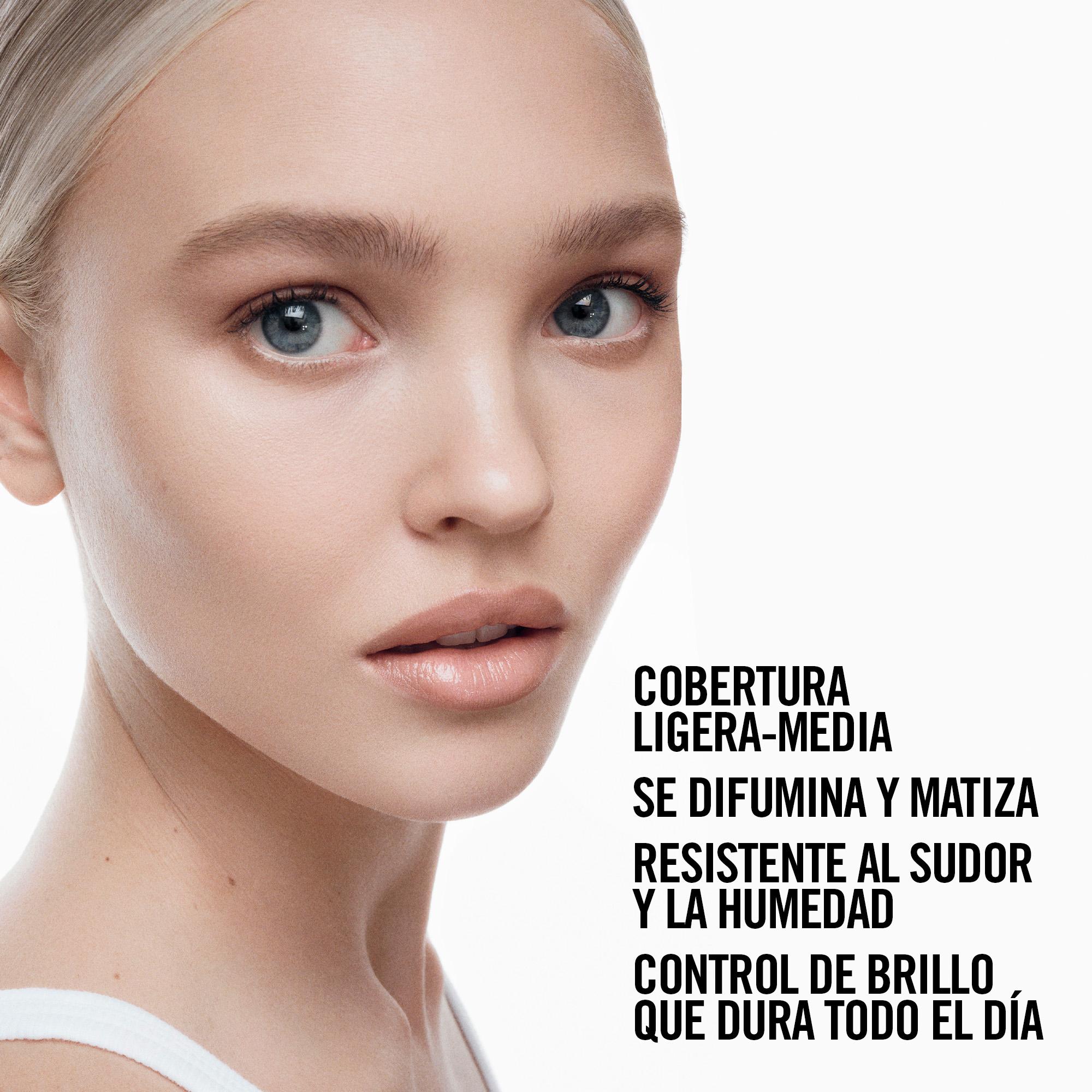 SURREALSKIN&reg; NATURAL FINISH FOUNDATION (BASE DE LARGA DURACI&Oacute;N CON ACABADO NATURAL)